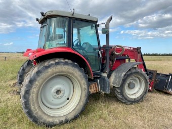 2015 Massey Ferguson 5460 Tractor with Loader