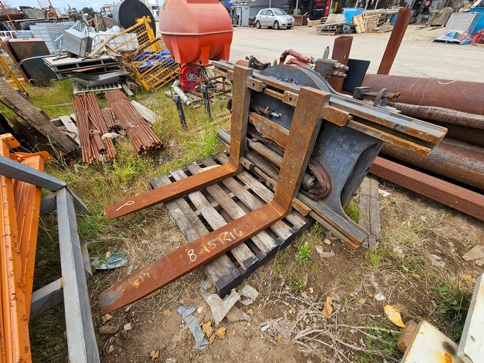 Forklift Hydraulic Rotate & Squeeze Attachment