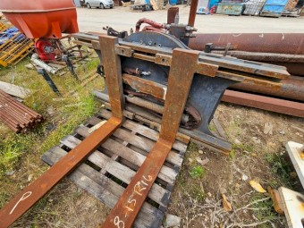 Forklift Hydraulic Rotate & Squeeze Attachment