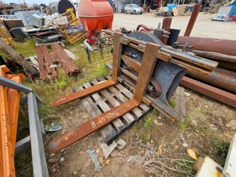 Forklift Hydraulic Rotate & Squeeze Attachment