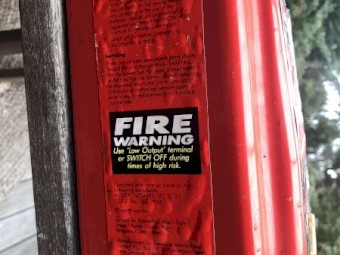 Battery powered with solar assist Electric fence energiser 