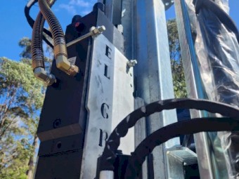 ELGRA S89 100 CELL HIGH LIFT HYDRAULIC PERCUSSION POST DRIVER