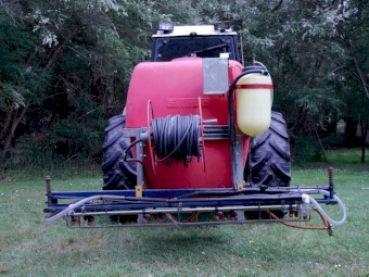 Silvan 400 litre tractor mounted 3 point linkage  boom sprayer