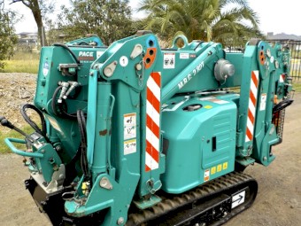 10/2018 MAEDA MC285 CRM-2 MINI RUBBER TRACKED SPIDER CRANE