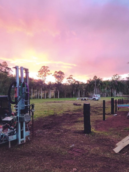 SERIES 89 200 CELL HYDRAULIC PERCUSSION POST DRIVER.