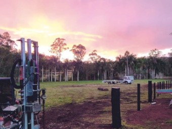 SERIES 89 200 CELL HYDRAULIC PERCUSSION POST DRIVER.