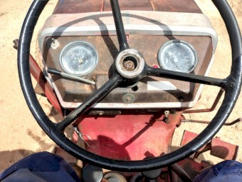 International 624 Tractor