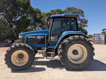 New Holland 8670