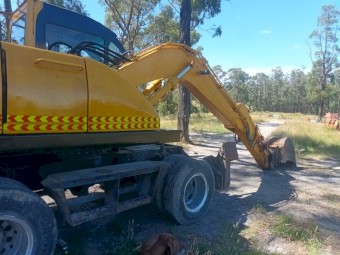 Samsung 8x8 AWD Excavator