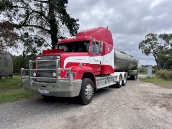 1994 Freightliner FL112 Prime Mover