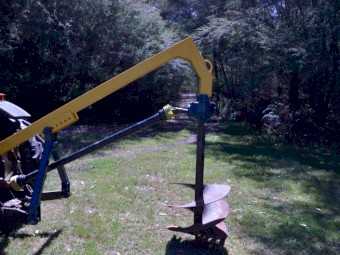 Daken Post Hole Digger