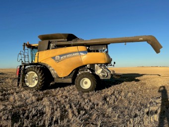 2014 New Holland CR 9090 Header