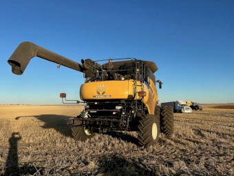 2014 New Holland CR 9090 Header
