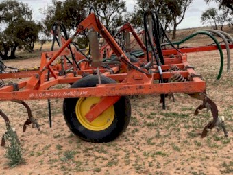 2000 John Deere 8400 Tractor