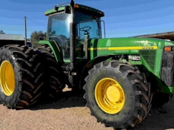 2000 John Deere 8400 Tractor