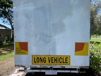 2000 Tri Axle Fully Enclosed Trailer