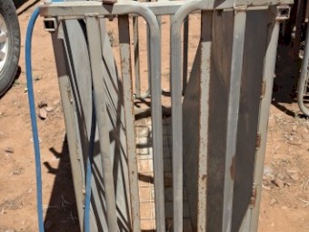 Sheep Crush weighing scales.