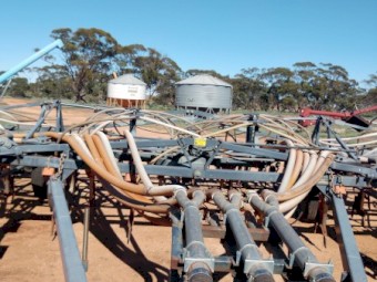 Simplicity Air Cart / Flexicoil Airseeder Bar