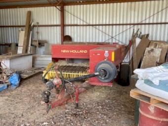 New Holland 575 Square Baler