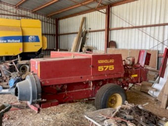 New Holland 575 Square Baler