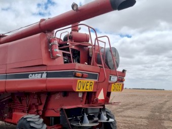 Case IH 2144 Header with 25ft Flex Front and Trailer