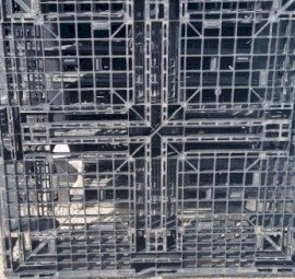 350 x Plastic Pallets