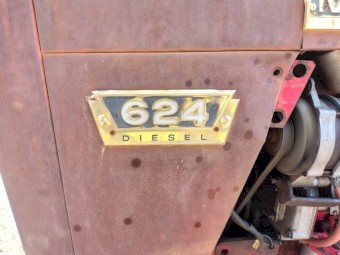 International 624 Tractor Wrecking