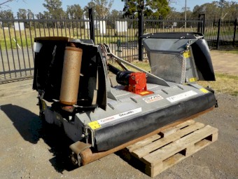 4/2020 HOWARD TRIMAX STEALTH S3 340 Folding Winged PTO Turf Mower/Slasher