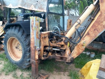 Ford 555C Backhoe