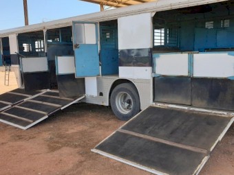 Horse Trailer.  Nine horse side loader.
