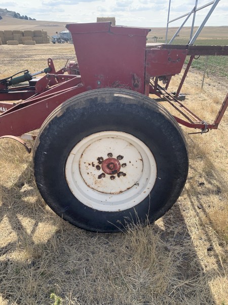 International 511 Tyres and Harrows. 