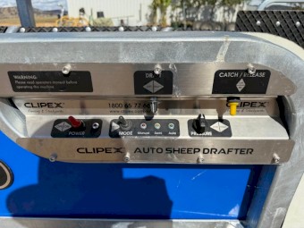 Clipex 6 in 1 Sheep Handler