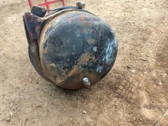 Hydraulic oil tank