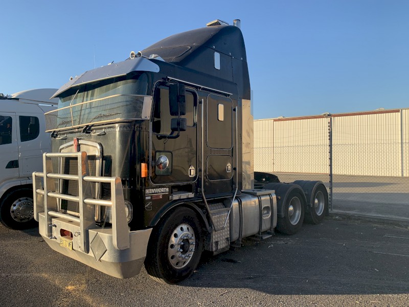 Kenworth K104 Prime Mover