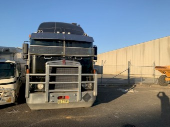 Kenworth K104 Prime Mover