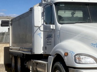 2010 Freightliner FL112 Truck and Dog