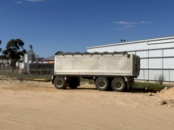2010 Freightliner FL112 Truck and Dog