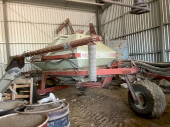 40ft Morris 9000 Air Seeder with 6130 Cart