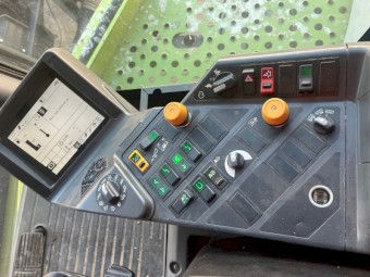 2006 Claas Lexion 580R Header