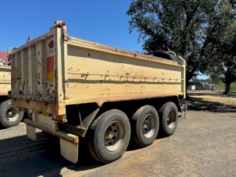2007 Moore Tri Axle Pig Trailer