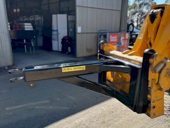 Brand New JCB Telehandler Engineered Lifting Jib. 3000KG rated. Australian made, 9mm RHS Frame. 40mm Qfit lugs, 1300mm reach.