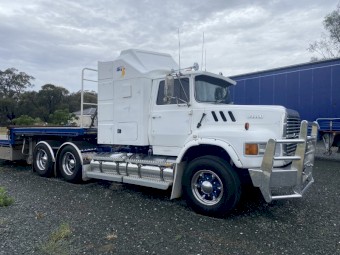 1991 Ford Louisville LTS 9000 Prime Mover