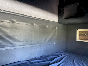 1991 Ford Louisville LTS 9000 Prime Mover