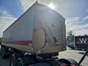 2021 Freightliner Cascadia Prime Mover with Trailers and Dolly