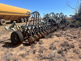 48ft Forward 2100 Germinator Disc Seeder
