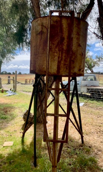 1000L Diesel Tank Stand and Nozzle