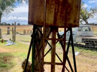 1000L Diesel Tank Stand and Nozzle