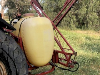 Hardi NK 600 Mounted Boom Spray