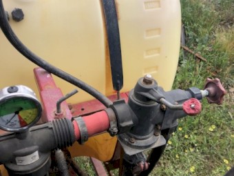 Hardi NK 600 Mounted Boom Spray