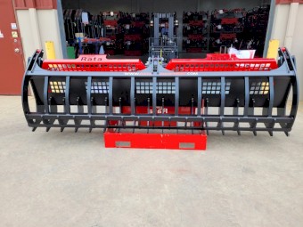 3.4 M Hydraulic Power claw. Brand New. Manitou Hitch.